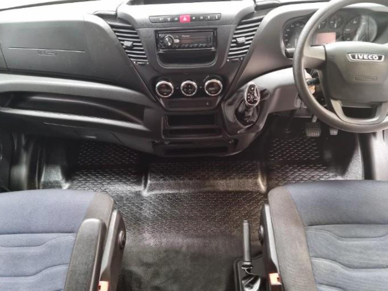 2020 Iveco DAILY photo 4